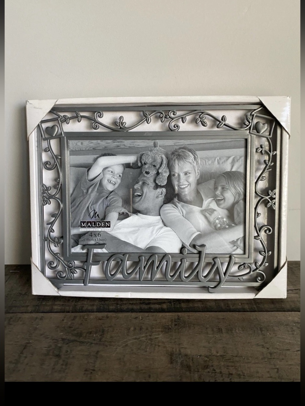 Malden 4x6 Silver Pewter "Family" Tabletop Picture Frame Home Hearts Cursive Y2K